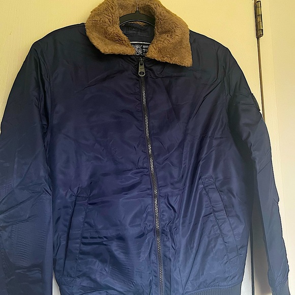 Blazer - Picture 4 of 9